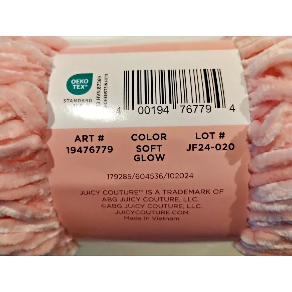Juicy Couture Luxe Velour Yarn, Soft Glow (Pink), Bulky (5) Yarn, 3.5 oz 107 yds